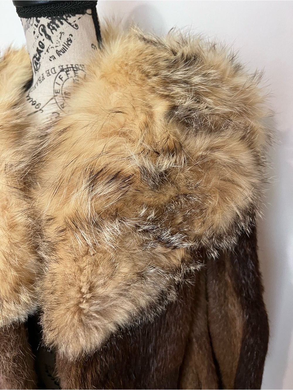 VTG Genuine Fur Statement Jacket Contrast Fluffy Collar Brown Satin Lining - Picture 3 of 16